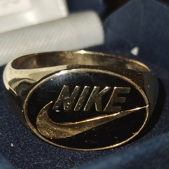Nike Ring Solid Gold Men's - Picture 1 of 2